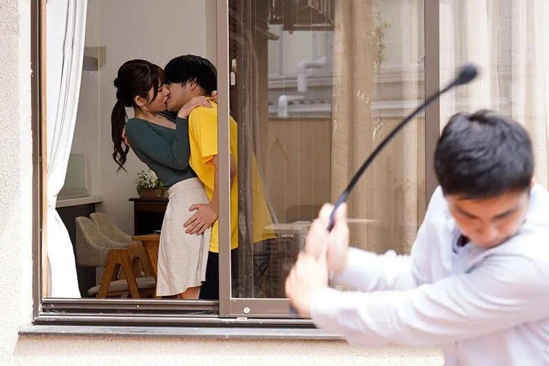 Người chồng mãi mê với công việc, vợ nảy sinh tình cảm với em gã chồng vì cô đơn